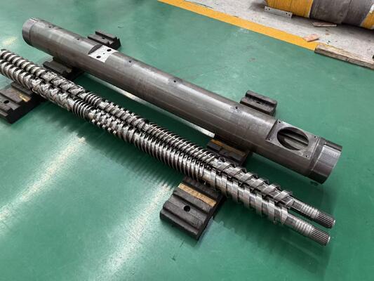 Sekrup kembar paralel dan tong 45mm-220mm dengan Ra 0,4μm-0,6μm Keropos permukaan